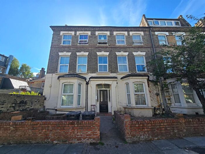 Studio To Rent In Mayton Street, London, N7