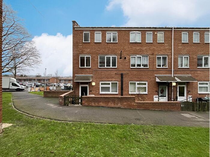 3 Bedroom Maisonette For Sale In Peabody Hill, Tulse Hill, London, SE21