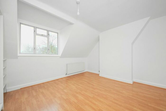1 Bedroom Flat To Rent In St. Mildreds Road, London, SE12
