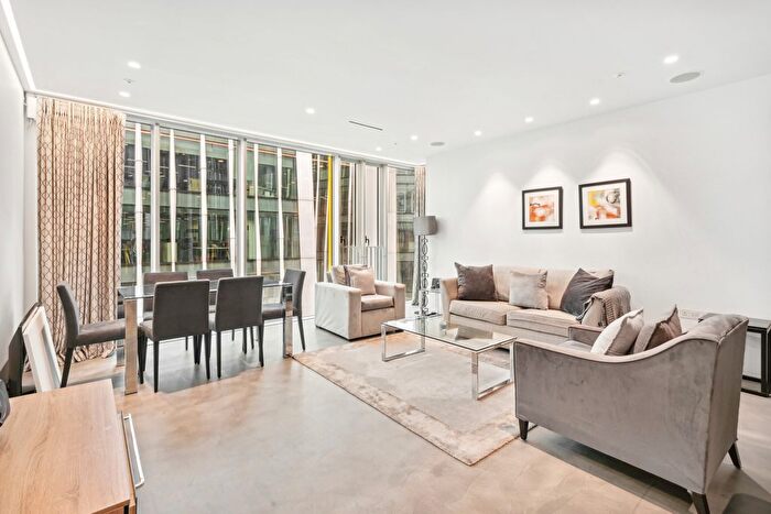 2 Bedroom Flat To Rent In Buckingham Palace Road, Westminster, SW1W