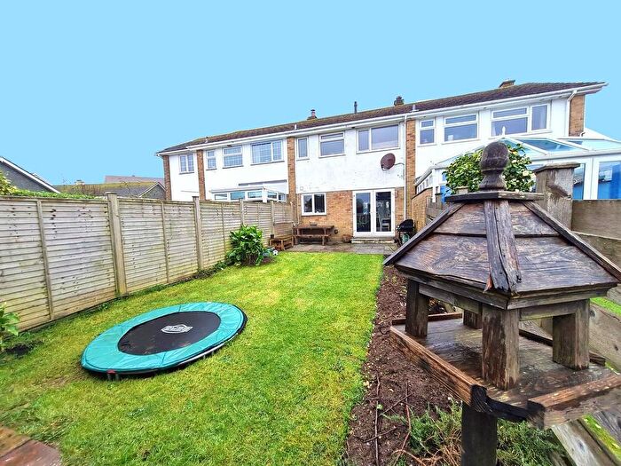 3 Bedroom Semi-Detached House For Sale In Manor Way, Helston, TR13