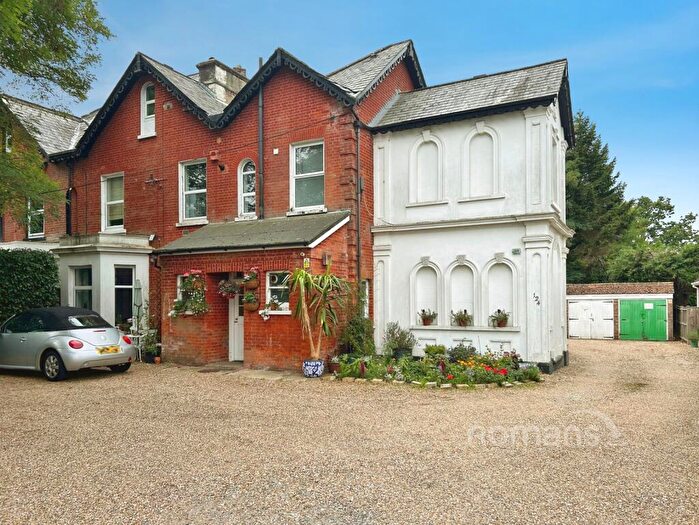 1 Bedroom Apartment For Sale In Reading Road South, Fleet, Hampshire, GU52