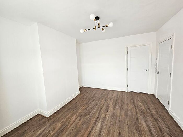 1 Bedroom Flat For Sale In Sandy Park Road, Bristol, BS4