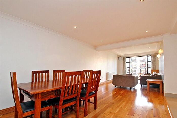 2 Bedroom Flat To Rent In Copperfield Road, Mile End, London, E3
