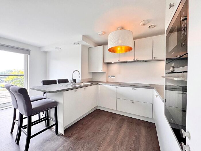 2 Bedroom Flat To Rent In Broomhill Avenue, Broomhill, Glasgow, G11