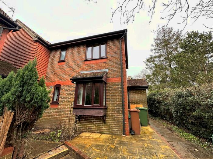 1 Bedroom Property To Rent In Hawkenbury Mead, Tunbridge Wells, Kent, TN2