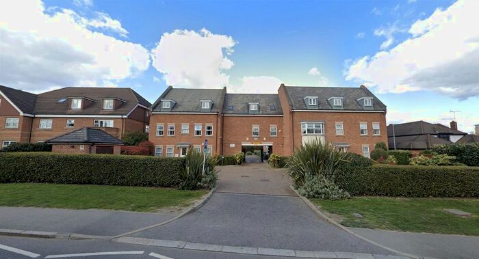 2 Bedroom Flat To Rent In Gladstone Court, Wood Lane, Ruislip, HA4