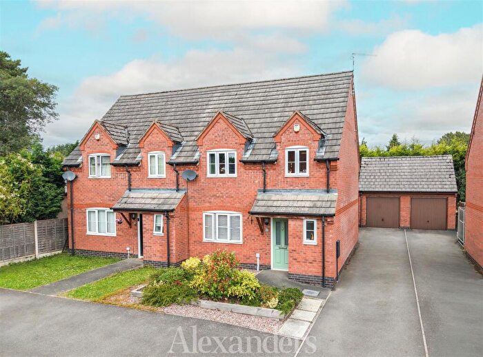 3 Bedroom Semi-Detached House For Sale In Preston Close, Kirkby Mallory, LE9