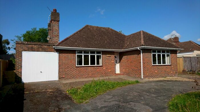 4 Bedroom Bungalow To Rent In Crouch House Road, Edenbridge, TN8