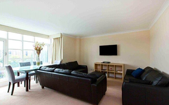 3 Bedroom Flat To Rent In Abbey Road, St John's Wood, London, NW8