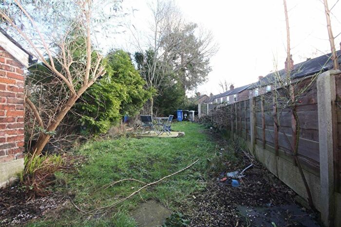 4 Bedroom Terraced House To Rent In Southern Road, Sale, Manchester, M33