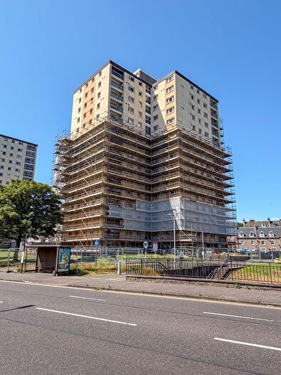 2 Bedroom Flat For Sale In Ravens Craig, Kirkcaldy, KY1