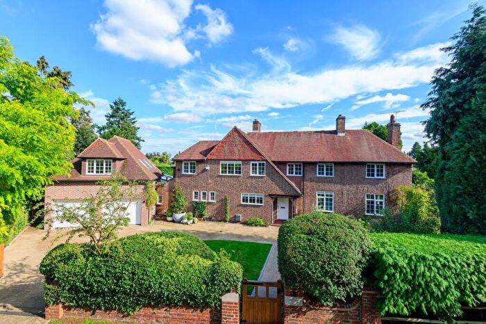 6 Bedroom Detached House To Rent In Ridgway, Woking, GU22