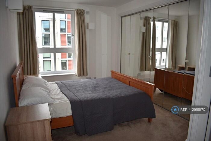 2 Bedroom Flat To Rent In Dryden Building, London, E1