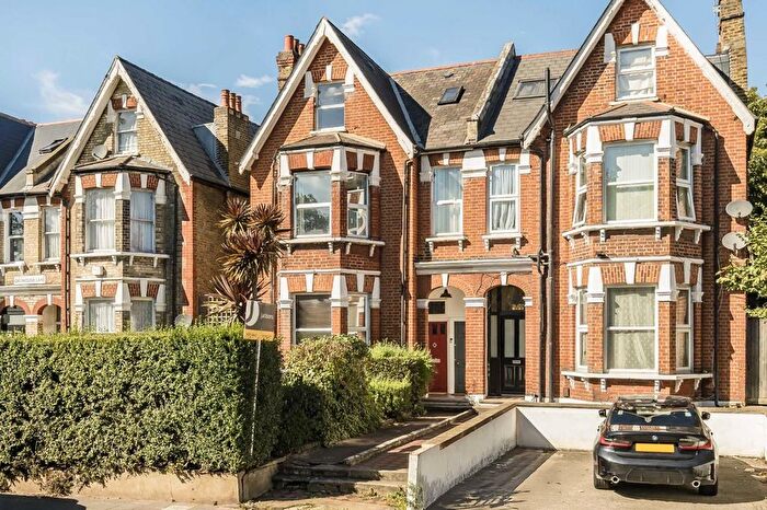 2 Bedroom Flat For Sale In Greyhound Lane, Streatham, SW16