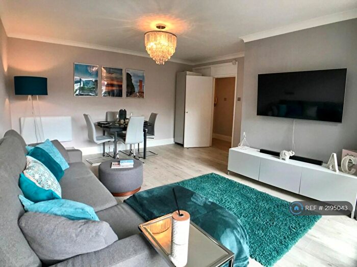 1 Bedroom Flat To Rent In Chaseville Park Road, London, N21