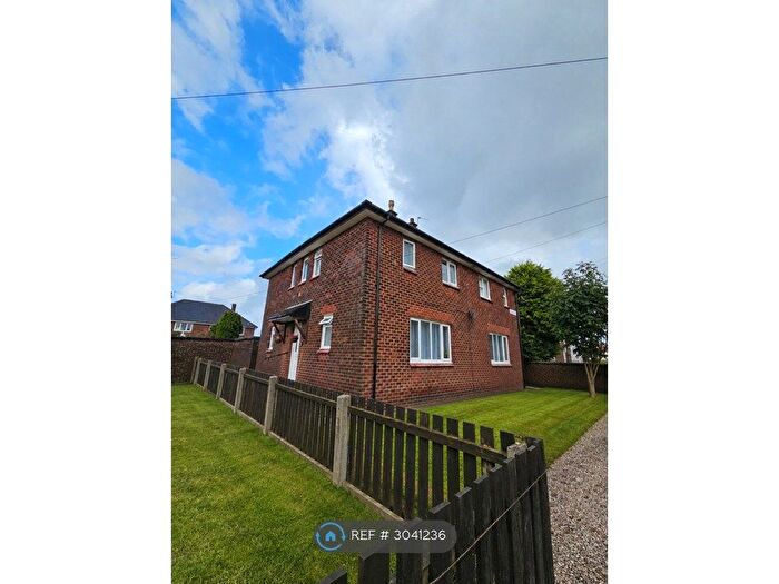 3 Bedroom Semi Detached House To Rent In Coniston Road, Chorley, PR7