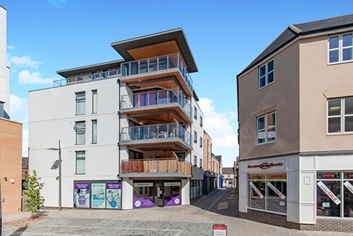 1 Bedroom Apartment For Sale In Westbury Court, Bicester, OX26