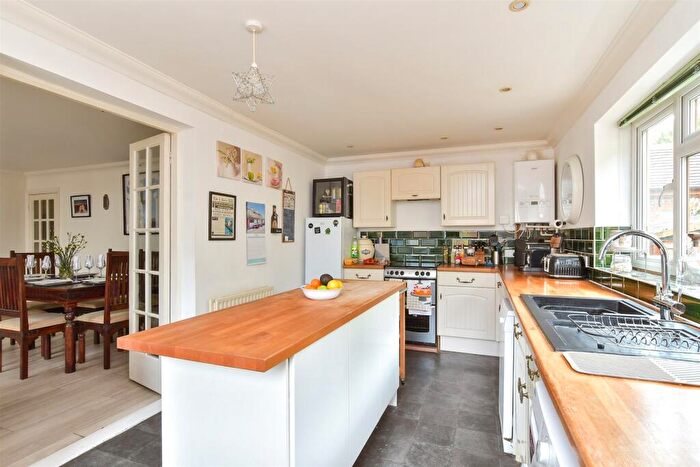 2 Bedroom Flat For Sale In Carden Avenue, Patcham, Brighton, East Sussex, BN1