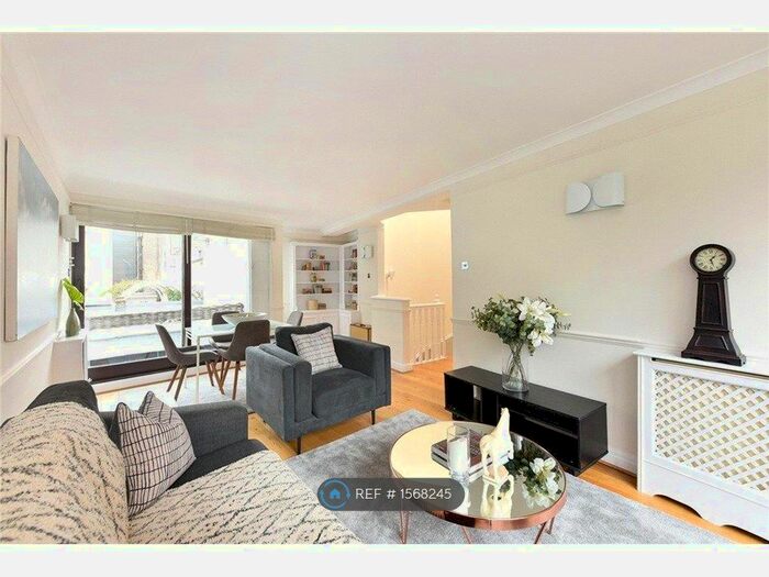 2 Bedroom Flat To Rent In Romney Mews Short Stay, London, W1U