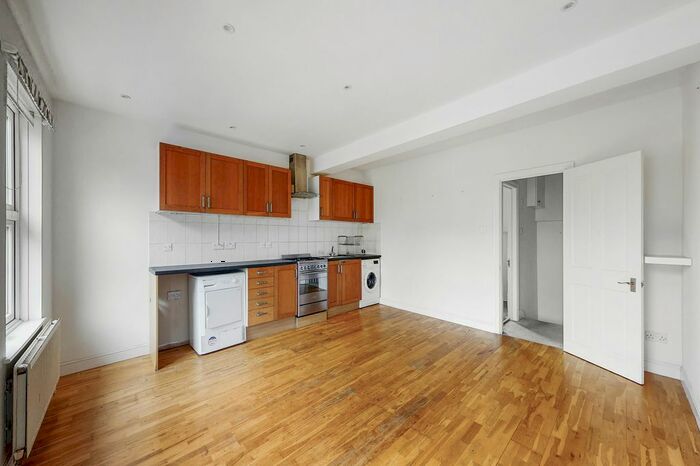 1 Bedroom Flat To Rent In Rosebank Road, Hanwell, W7