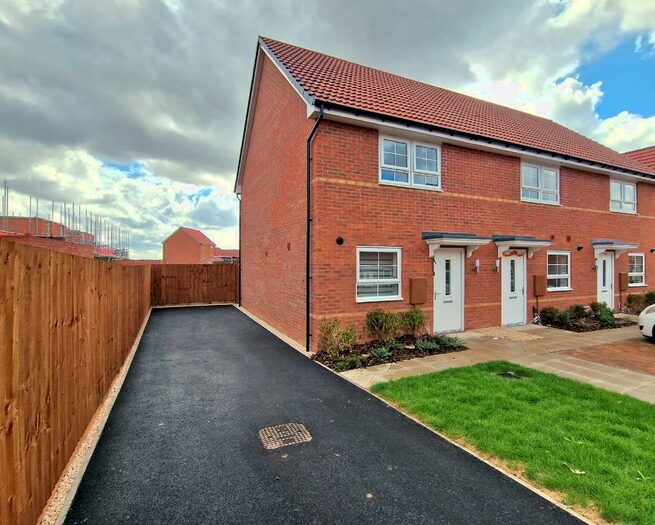 2 Bedroom End Of Terrace House To Rent In Ashcott Avenue, Stadium Estate, Leicester, LE4