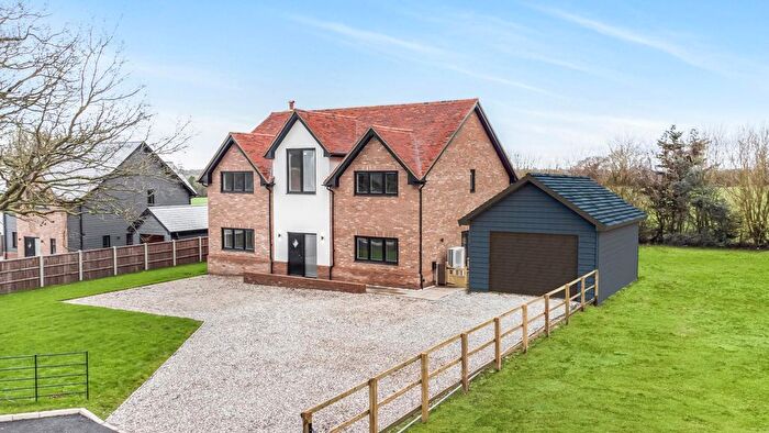 4 Bedroom Detached House For Sale In Chelmsford Road, Barnston, Dunmow, CM6