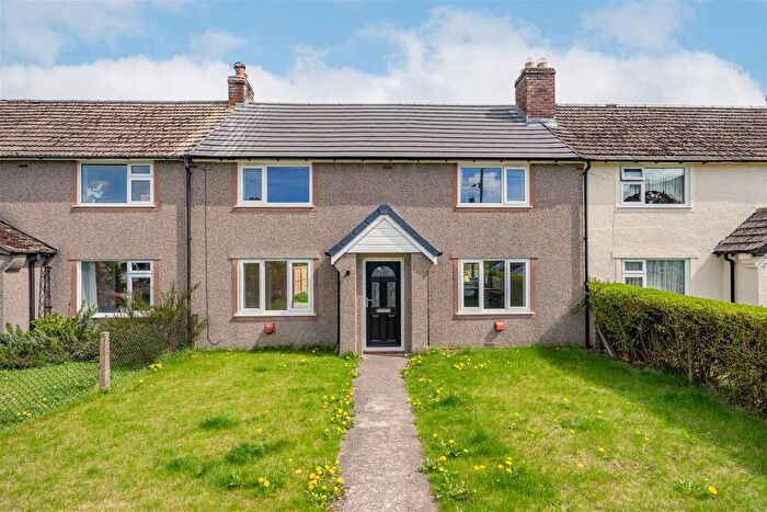 Terraced House For Sale In Glan Collen, Llangernyw, LL22