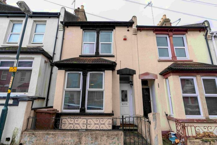 4 Bedroom Terraced House To Rent In Cecil Road, Rochester, Kent, ME1