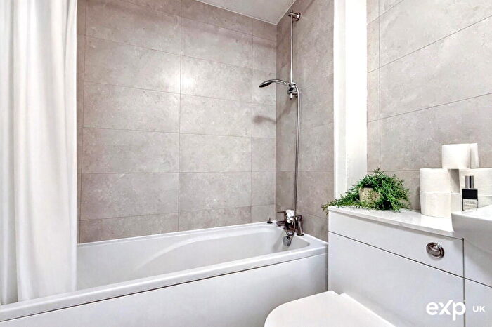 2 Bedroom Apartment For Sale In Columbia Place, Campbell Park, Milton Keynes, MK9