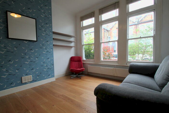 2 Bedroom Flat To Rent In Halesworth Road, Lewisham, SE13