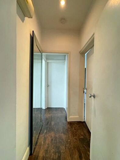 2 Bedroom Apartment To Rent In Kentish Town Road, London, NW5