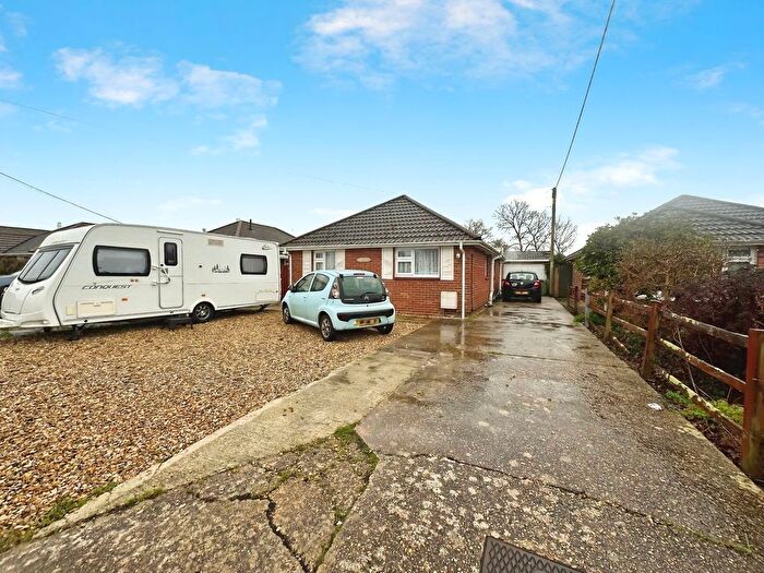 3 Bedroom Bungalow For Sale In Waltons Avenue, Holbury, SO45