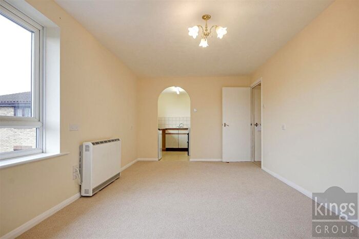 1 Bedroom Flat For Sale In Ainsley Close, Edmonton, N9