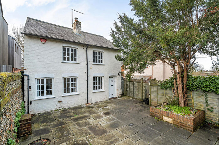 2 Bedroom Detached House To Rent In High Street, Twyford, Winchester, Hampshire, SO21