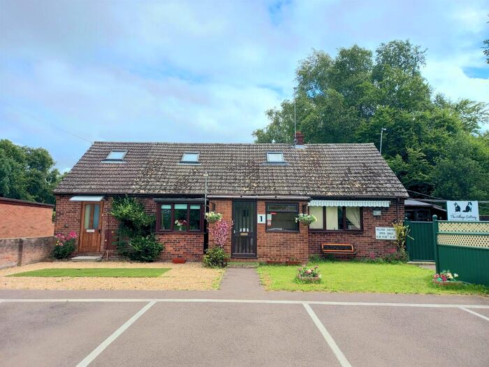 4 Bedroom Bungalow For Sale In Splash Lane, Wyton, Huntingdon, PE28