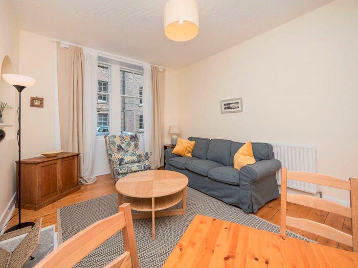 1 Bedroom Flat To Rent In Sciennes House Place, Newington, EH9