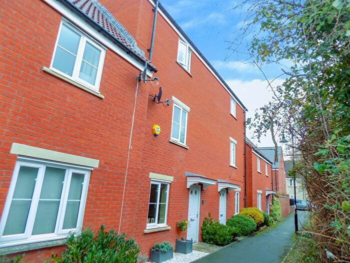 3 Bedroom Property To Rent In Haydon End, Swindon, SN25