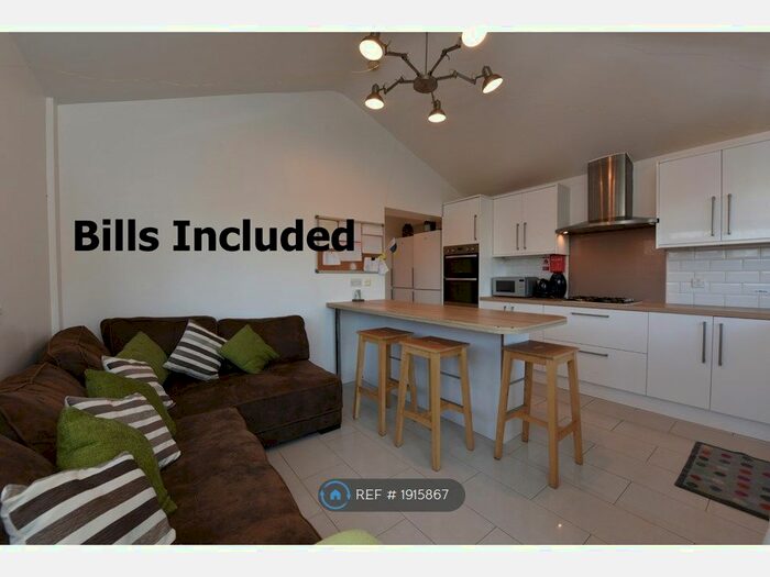 5 Bedroom End Of Terrace House To Rent In Guildford Park Avenue, Guildford, GU2