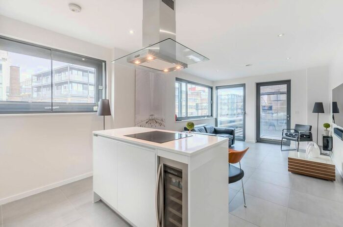 2 Bedroom Flat For Sale In Ewer Street, London Bridge, London, SE1