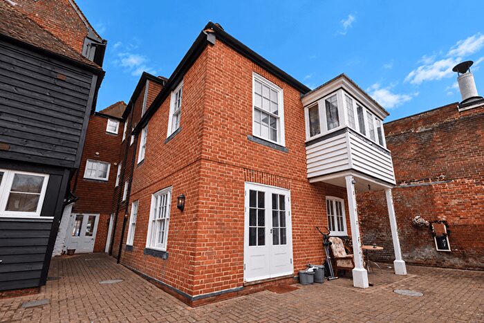 1 Bedroom Flat To Rent In Palace Street, Canterbury, CT1