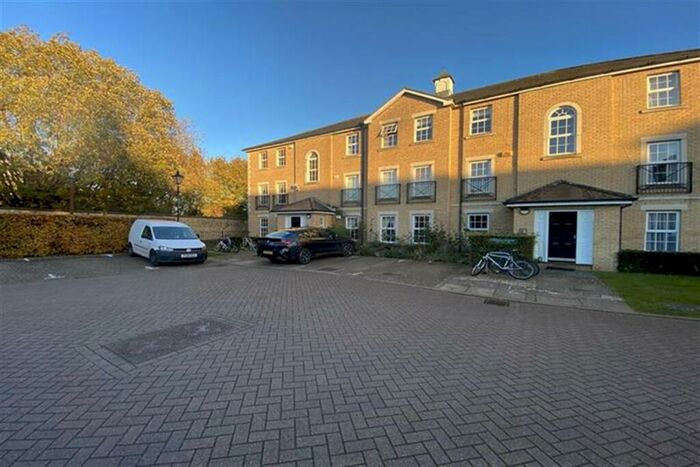 2 Bedroom Flat To Rent In Surman House, Mandelbrote Drive, Oxford, OX4