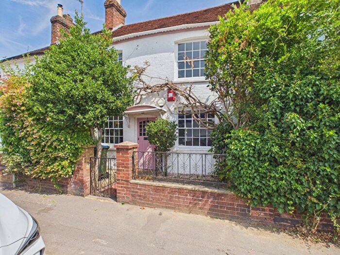 3 Bedroom Cottage For Sale In Brighton Road, Horsham, West Sussex., RH13
