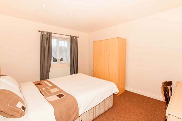 2 Bedroom Detached Bungalow For Sale In Romeley Crescent, Clowne, S43