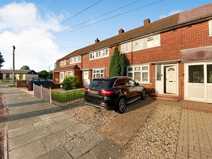 3 Bedroom Terraced House For Sale In Daiglen Drive, South Ockendon, RM15