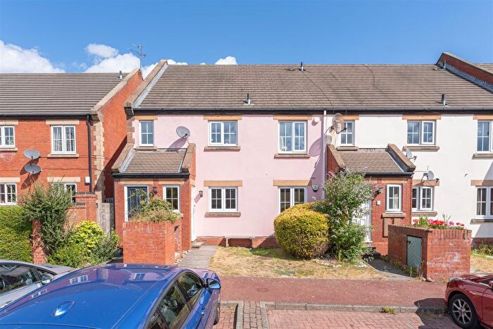 2 Bedroom Flat For Sale In Rowes Mews, Newcastle Upon Tyne, NE6