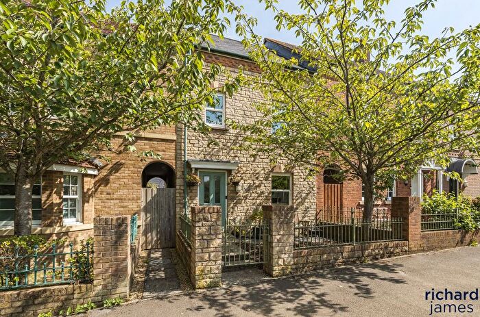 2 Bedroom Terraced House For Sale In Scorhill Lane, East Wichel, SN1