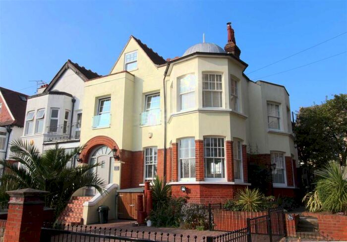4 Bedroom Apartment To Rent In Chalkwell Hall Estate, SS0