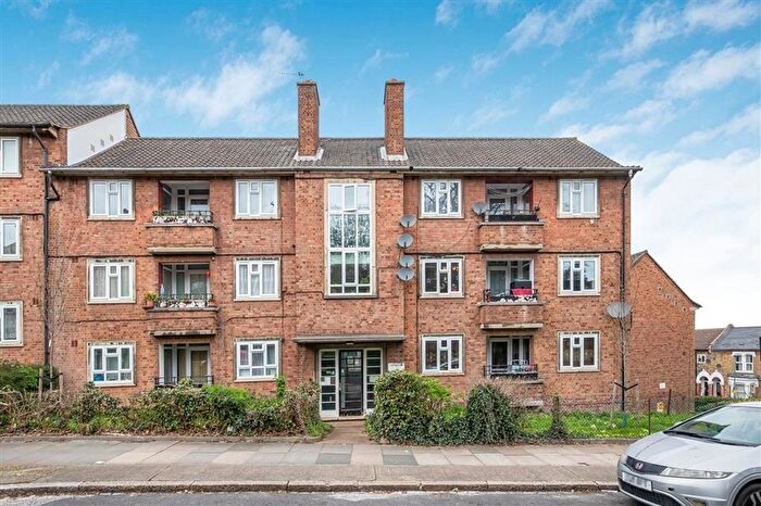 2 Bedroom Flat For Sale In Cantwell Road, Woolwich, SE18