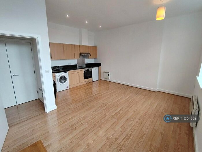 1 Bedroom Flat To Rent In Mcilroys Building, Reading, RG1